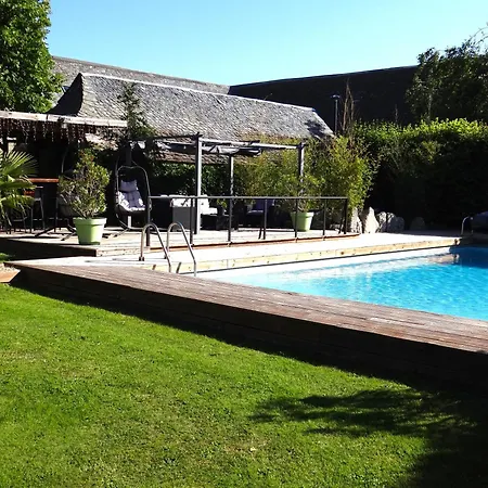 La Maison De Gilbert Jacuzzi Piscine Chauffee 4* Chaudes-Aigues