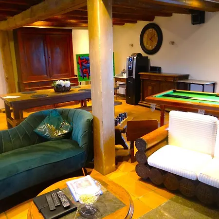 게스트하우스 La Maison De Gilbert Jacuzzi Piscine Chauffee Selon Saison 쇼드-재그