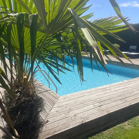La Maison De Gilbert Jacuzzi Piscine Chauffee Гостевой дом 4*