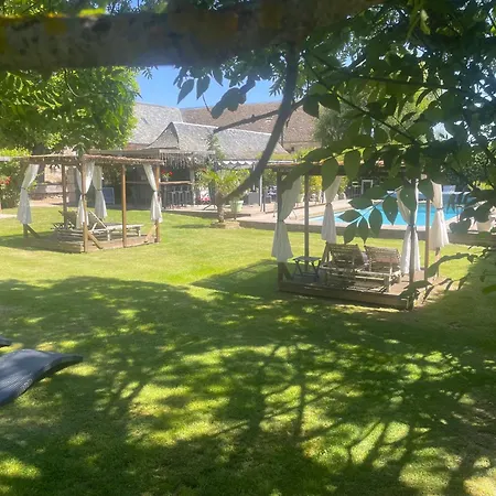 La Maison De Gilbert Jacuzzi Piscine Chauffee 4*