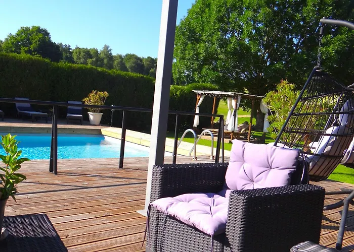 La Maison De Gilbert Jacuzzi Piscine Chauffee Guest house 4*