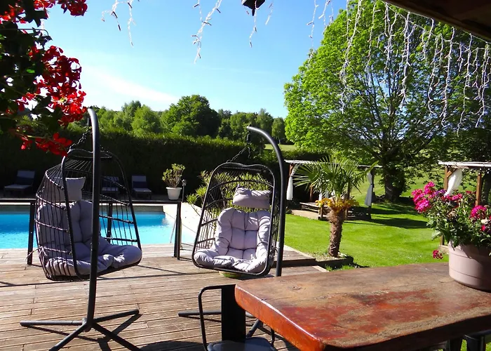 La Maison De Gilbert Jacuzzi Piscine Chauffee Guest house Chaudes-Aigues