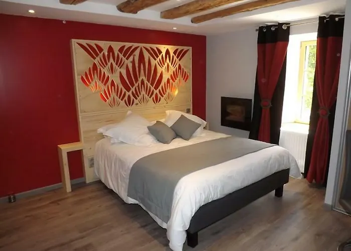 La Maison De Gilbert Jacuzzi Piscine Chauffee Guest house